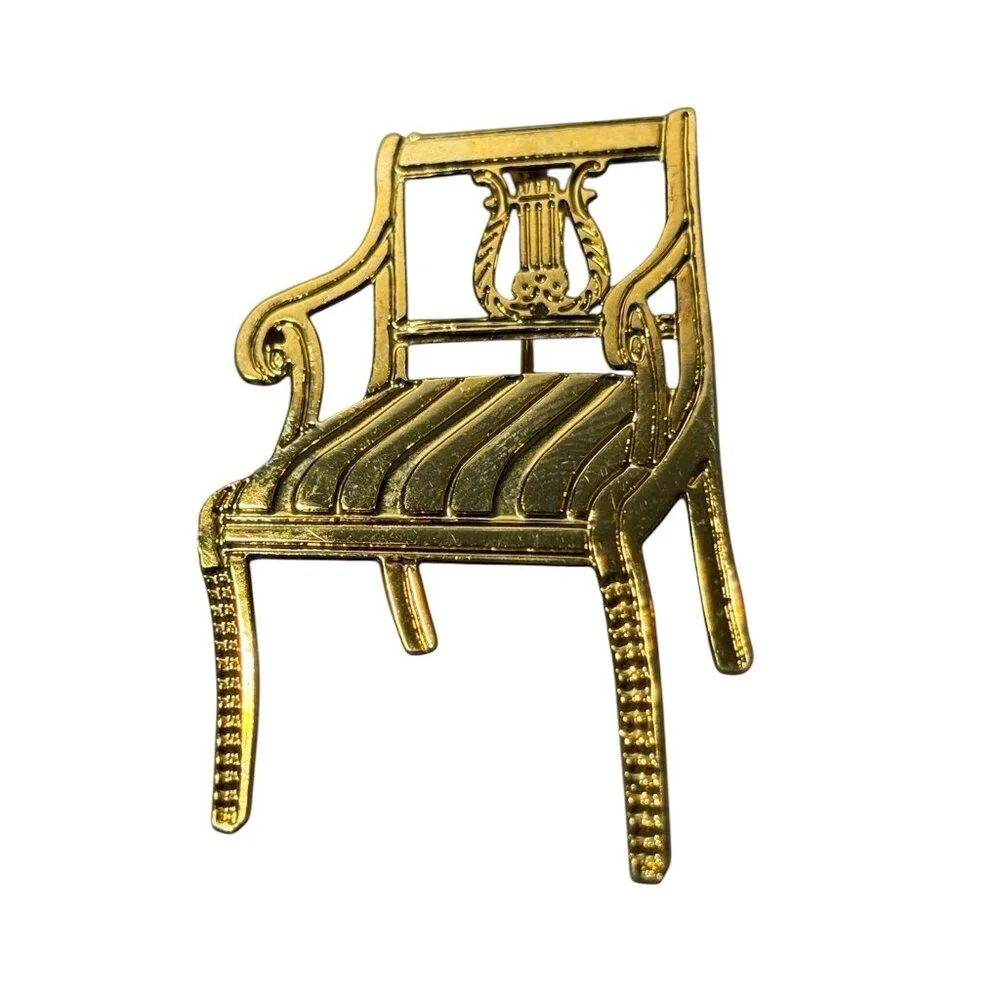 Gold Tone Victorian Vintage Style Chair Collectible Brooch Lapel‎ Pin Furniture